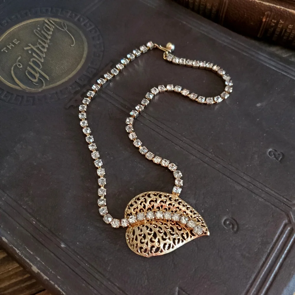 Vintage Gold Tone Leaf Gemstone Fashion Necklace 🍂😍 - Picture 5 of 11